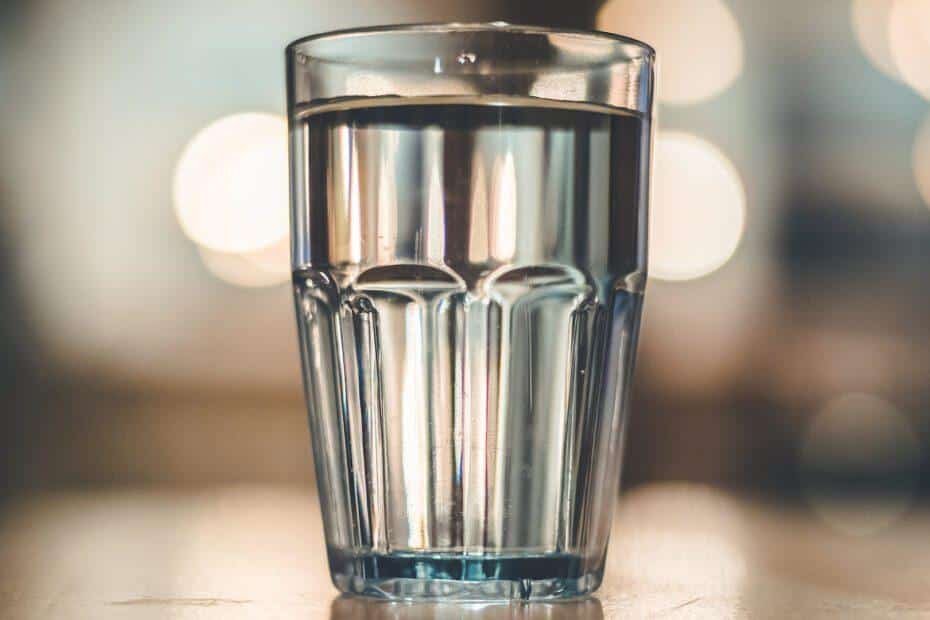 Voordelen van voldoende water drinken